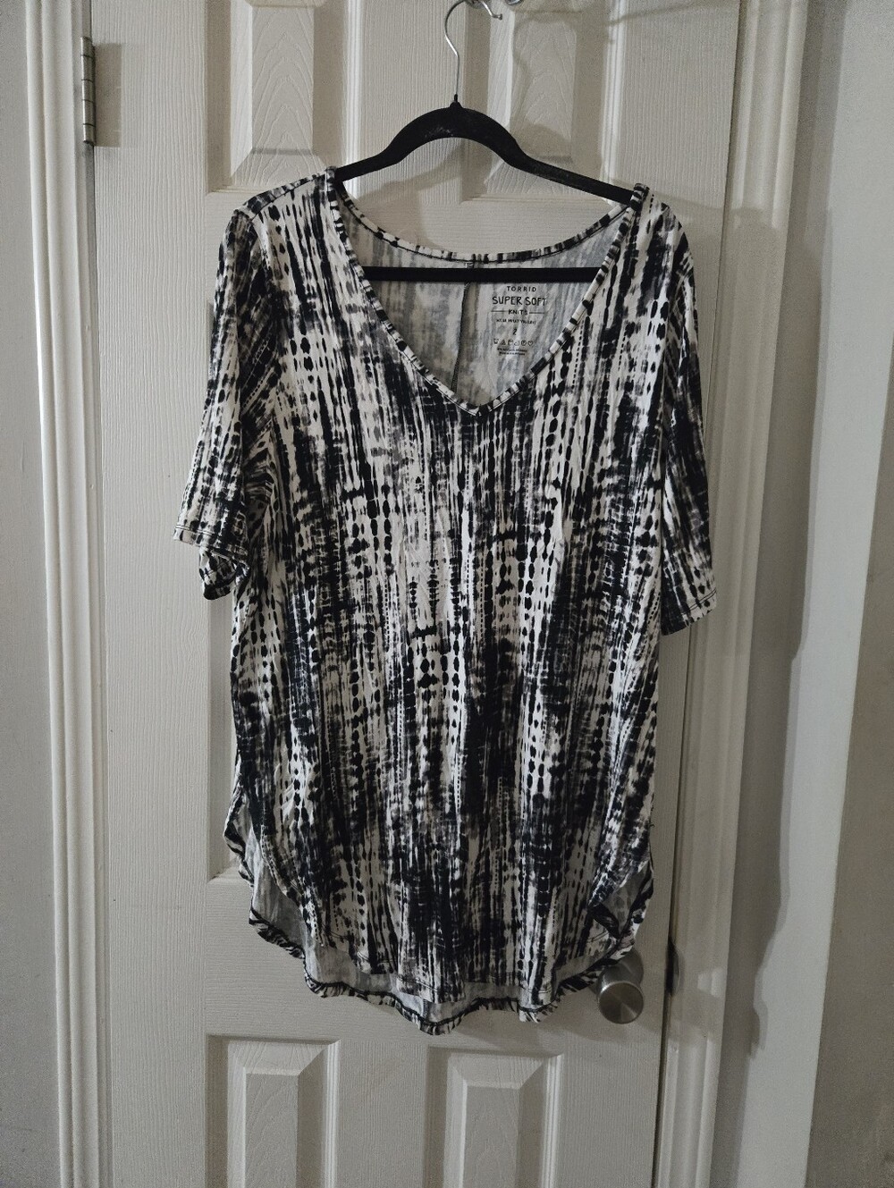 2x Torrid knit top